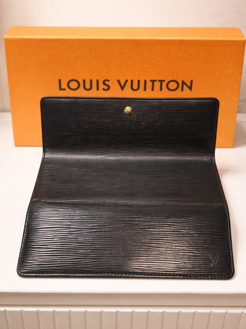 Louis Vuitton Epi Leather Trifold Wallet Black Authenticated LV Box Included - Picture 3 of 8